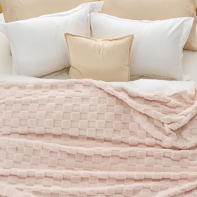 Bedsure GentleSoft Blankets Queen Size for Bed - Super Soft Cozy Blanket for Women Men Girls, Large Fuzzy Fleece Throw for Bedroom Decor, Light Pink, 90x90 Inches