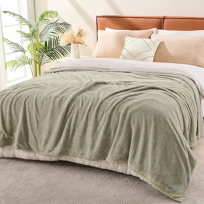 EMME Muslin and Fleece Queen Blanket Reversible - 80"*90" Sage Green Soft Warm Throw Blankets for Couch Bed Picnic Travel Bed