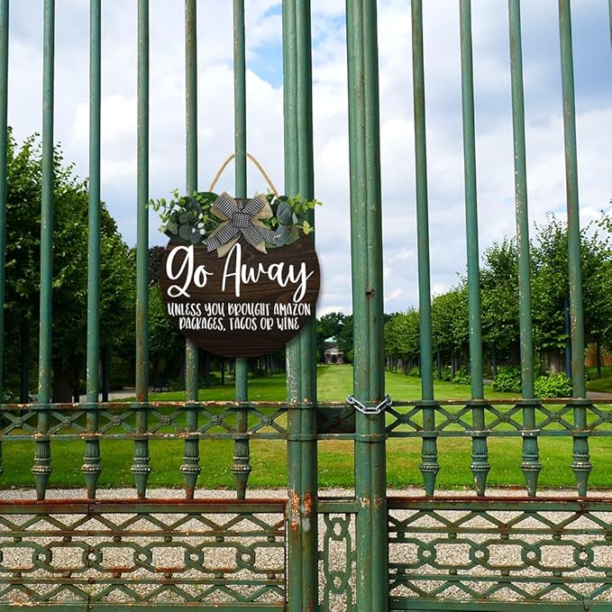Go Away Hanging Wall Sign for Front Door Home Kitchen Decor Rustic Wooden Round Sign Wall Decoration for Kitchen Dining Room Living Room Bedroom Outdoor