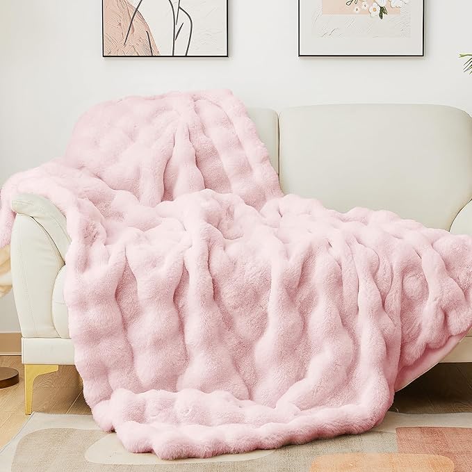Latepis Pink Faux Fur Throw Blanket for Couch Bubble Cute Soft Warm Comforter Thick Furry Blanket for Sofa Bedroom Cozy Blankets for Women Gift Luxury Blanket for All Seasons 50''x60'', 860gsm