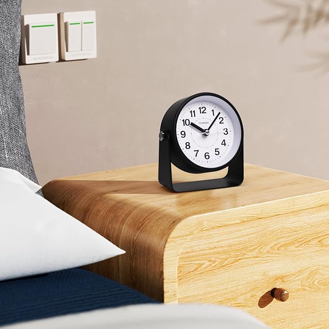 Analog Alarm Clock, Silent Non-Ticking Quartz Movement, Battery-Operated with Snooze & On-Demand Light, Easy to Set Gentle Wake Bedside Desk Clock, Ideal for Home, Travel, Office (Black)