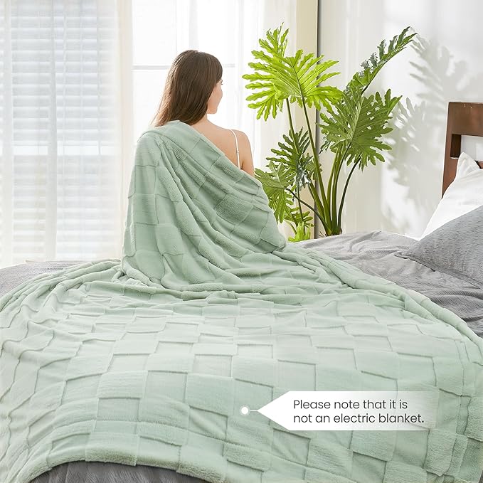 Cozy Bliss Checkered White Faux Rabbit Fur Throw Blanket, Soft Fuzzy Fluffy Minky Cream Furry Blankets for Couch, Bed (Sage Green, King(108" x 90")