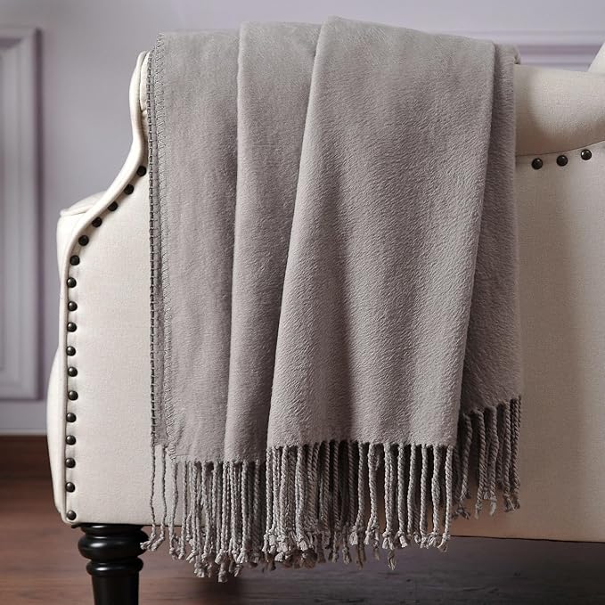 CUDDLE DREAMS Silk Throw Blanket with Hand-Knotted Fringe, Natural, Soft & Breathable (Gray)