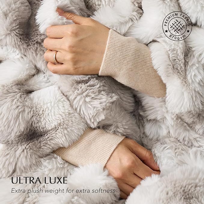 EVERGRACE Ultra Soft Luxury Fluffy Ridgeline Faux Rabbit Fur Throw Blanket, Thick Warm Bubble Throw for Bed, Cozy Plush Reversible Blankets for Couch, Chair, Sofa, Light Grey, 60x80 Inches, 870 GSM