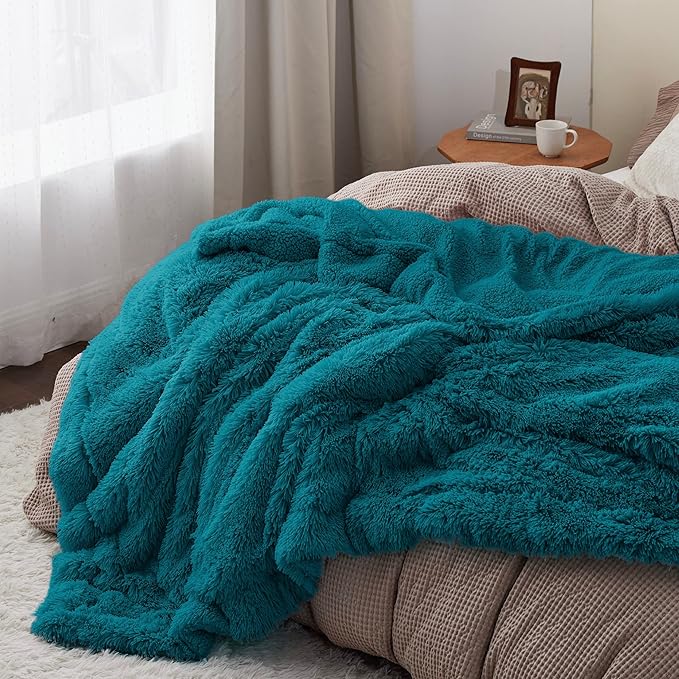 Bedsure GentleSoft Fluffy Turquoise Teal Blankets Queen Size for Bed, Thick Sherpa Faux Fur Fleece Fuzzy Plush Winter Warm Soft Full Queen Blankets, Bedroom Teal Decor Cozy Gifts for Women Men, 90x90