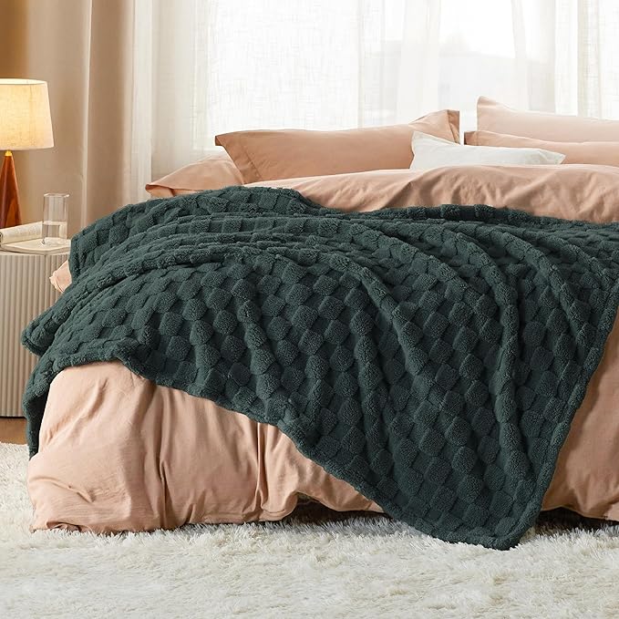 Bedsure GentleSoft Dark Green Throw Blanket for Couch - Checkered Fleece Blankets Gifts for Women Men Girls, Cute Soft Cozy Throw for Bedroom Home Decor Gifts, 50x60 Inches