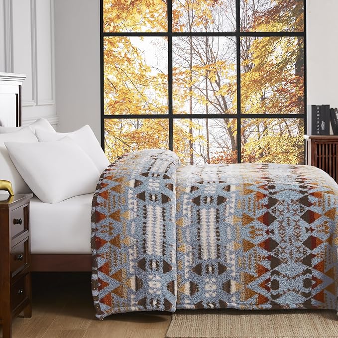 CASAAGUSTO Boho Sherpa Throw Blanket, Aztec King Size Blanket, Ultra Soft, Warm, Cozy, Plush, Thick Fleece Bohemian Throw Blanket for Couch, Bed, Sofa (Blue Grey 108 * 90 Inch)