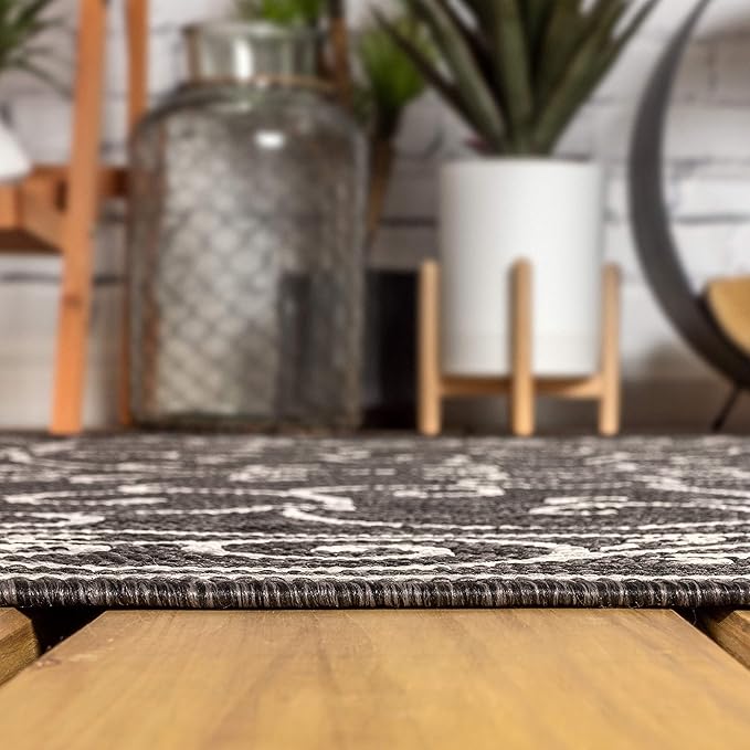 JONATHAN Y Vintage Filigree Indoor Outdoor Round Area Rug 5 Ft Black/Gray, Charleston Textured Weave for Backyard, Patio, Porch, Easy-Cleaning, High Traffic, Pet-Friendly, Non-Shedding (SMB106G-5R)