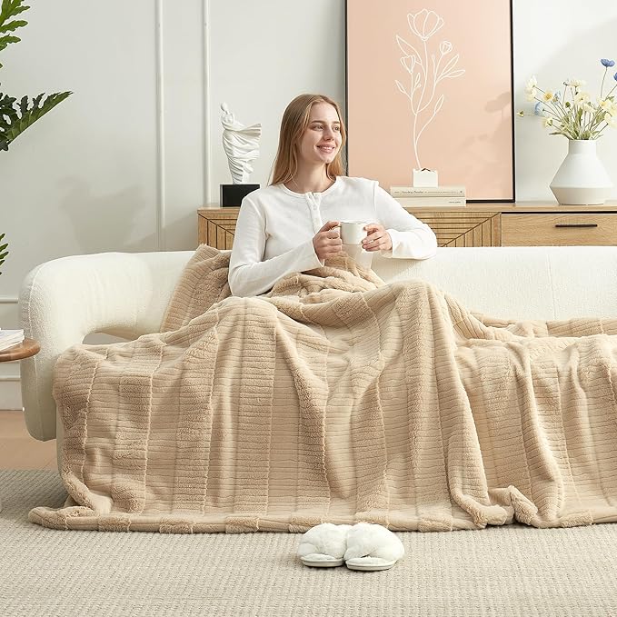 Amélie Home Luxury Striped Faux Fur Throw Blanket for Couch, Embossed Split Fur Cozy Fuzzy Fluffy Luxurious Soft Plush Sofa Chair Bed Gift Blankets for Women Men Wife Friend, 55"x70", Beige