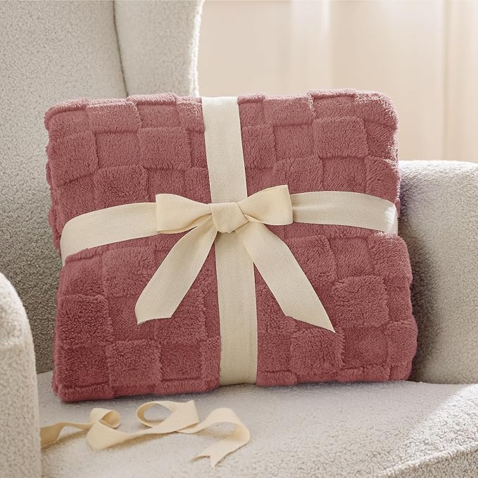 Bedsure GentleSoft King Size Blanket for Bed - Super Soft Cozy Blankets for Women Men Girls, Large Fuzzy Fleece Throw for Bedroom Decor, Dusty Pink,108x90 Inches