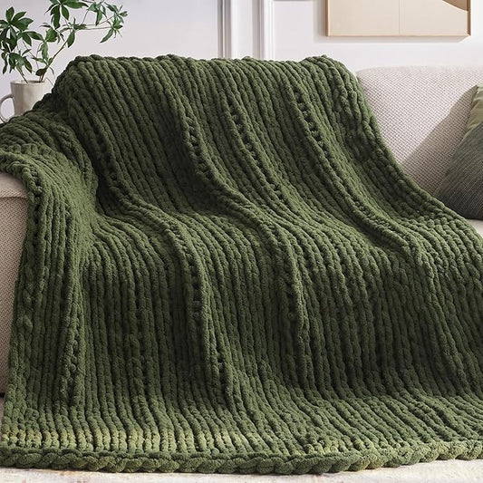 Chunky Knit Throw Blanket, 50''*60'' Knitted Throw Chenille Yarn for Bed Couch, Handmade Green Crochet Big Thick Blanket, Machine Washable Cute Comfy Blanket for Home Decor