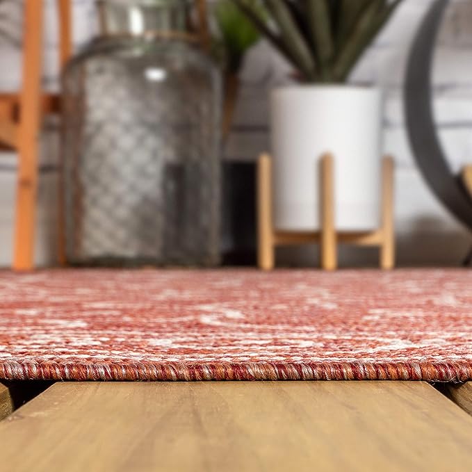 JONATHAN Y Vintage Filigree Indoor Outdoor Round Area Rug 9 Ft Red/Beige, Charleston Textured Weave for Backyard, Patio, Porch, Easy-Cleaning, High Traffic, Pet-Friendly, Non-Shedding (SMB106B-9R)