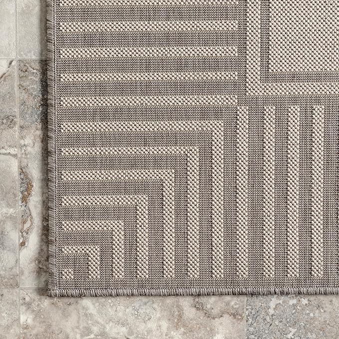nuLOOM 4' x 6' Outdoor Area Rug, Casual Design with Striped Border, Stain Resistant, Highly Durable, for Patio, Balcony, Bedroom, Living Room, Dining Room, Bathroom, Light Grey